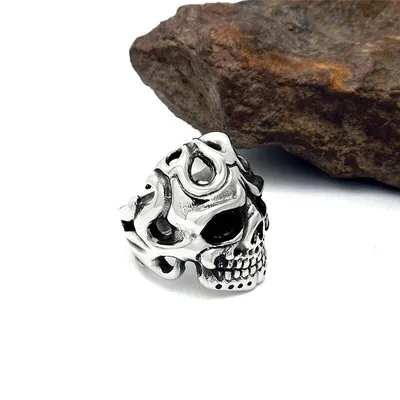 Bague Tête de mort Gothique