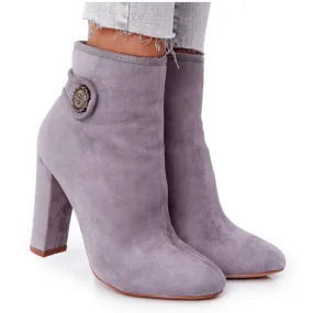 Bottes classiques sur un poteau Lu Boo gris