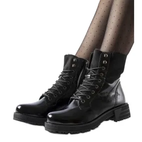 Bottes de travail isolées noires le noir