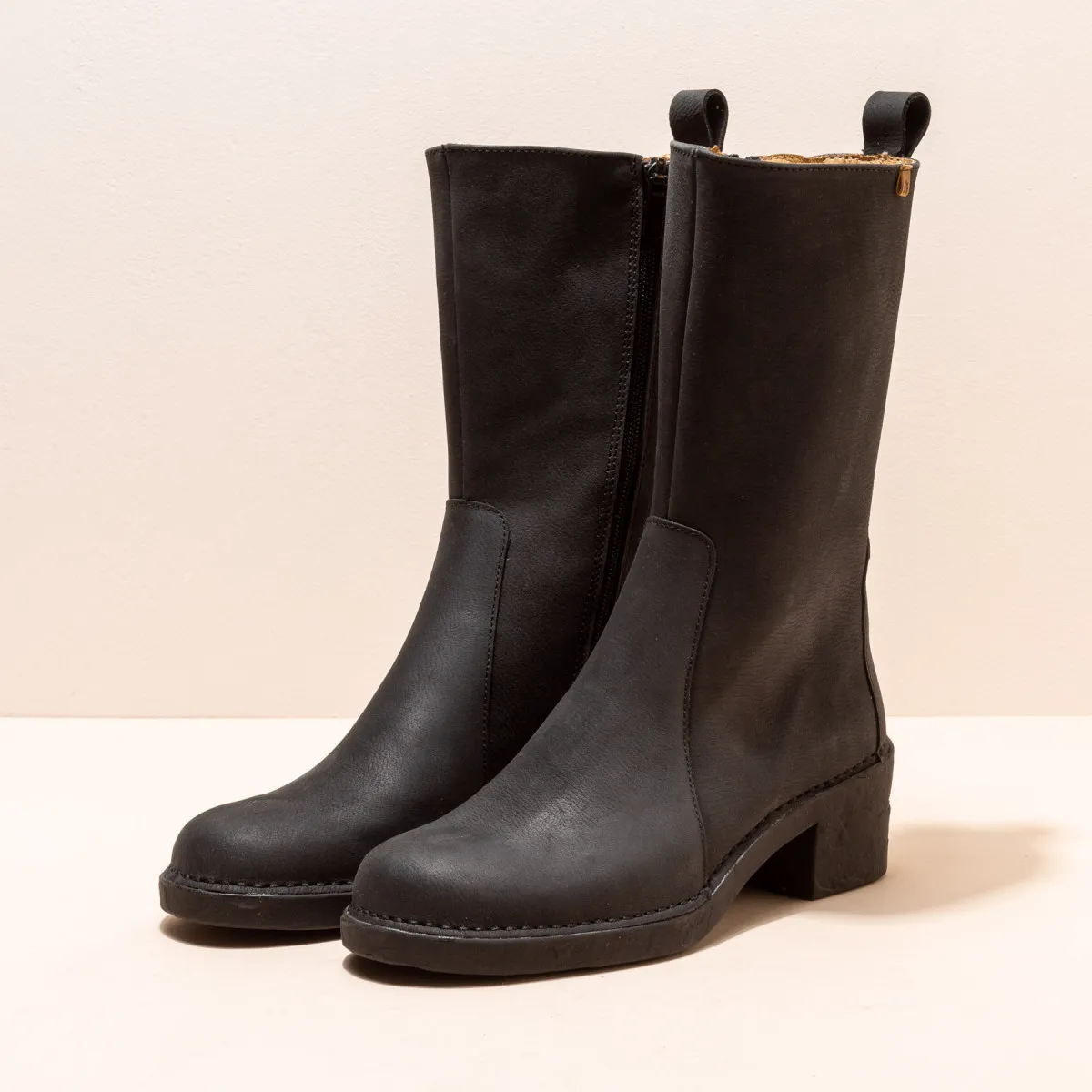 Bottes mi-hautes à talon en cuir doux - Noir