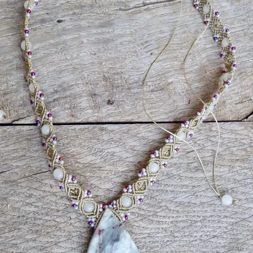 Collier macramé et tourmaline rubis (rubellite)