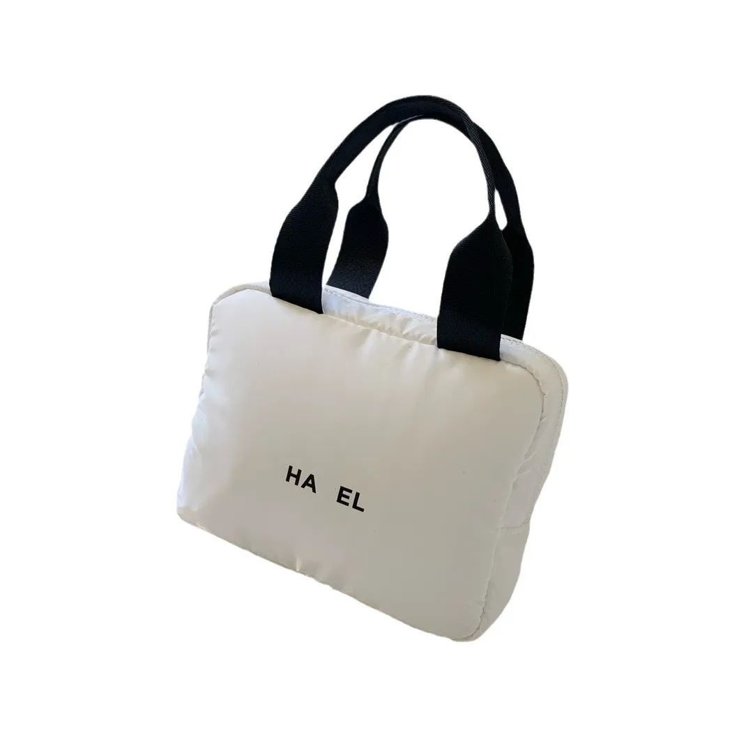 Sac À Main Blanc De Styliste Avec Logo Brodé, Camélia Doux, Très Grand Sac De Maquillage, Sac De Lavage Du 7,96 € | DHgate