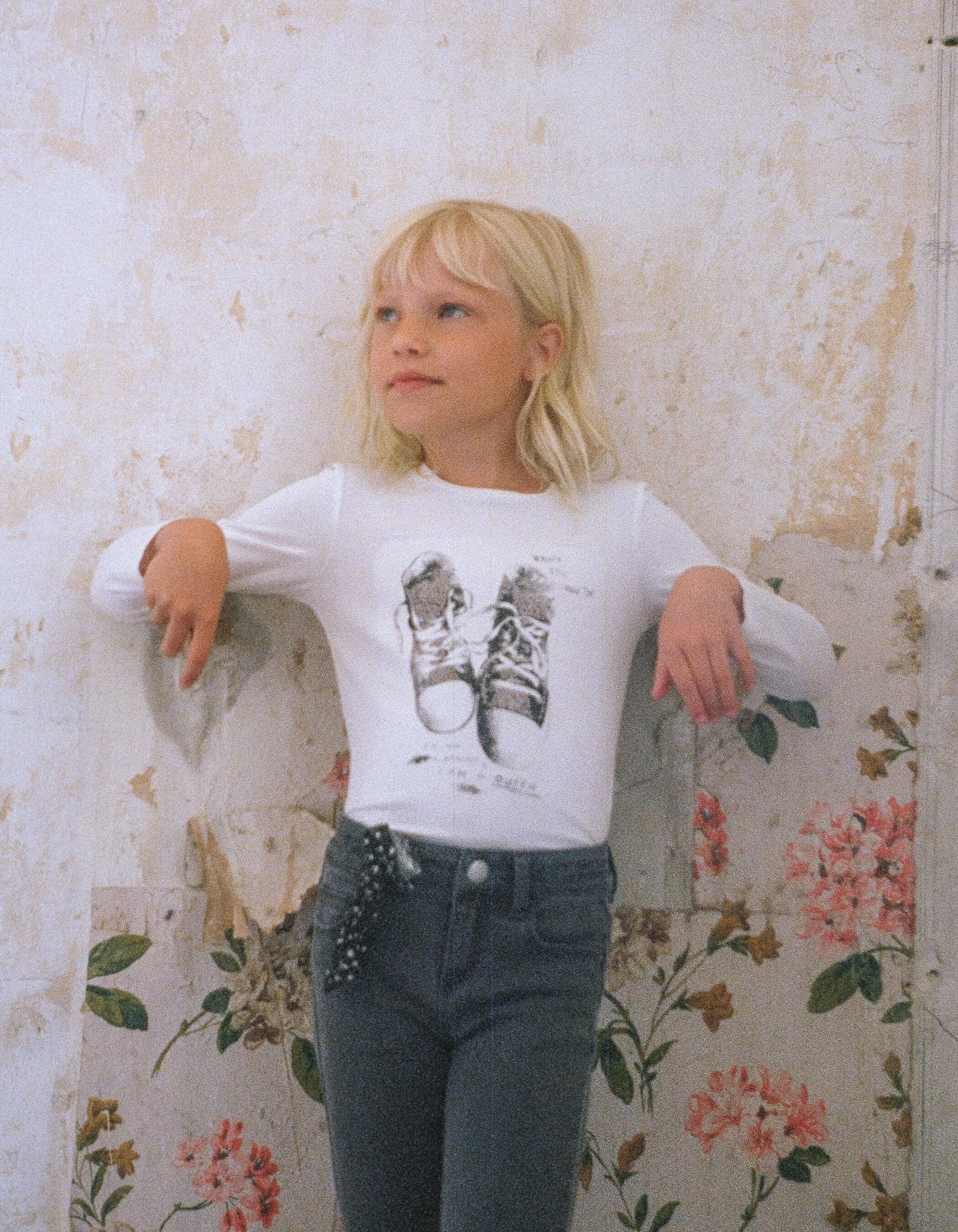 T-shirt blanc visuel baskets à sequins fille